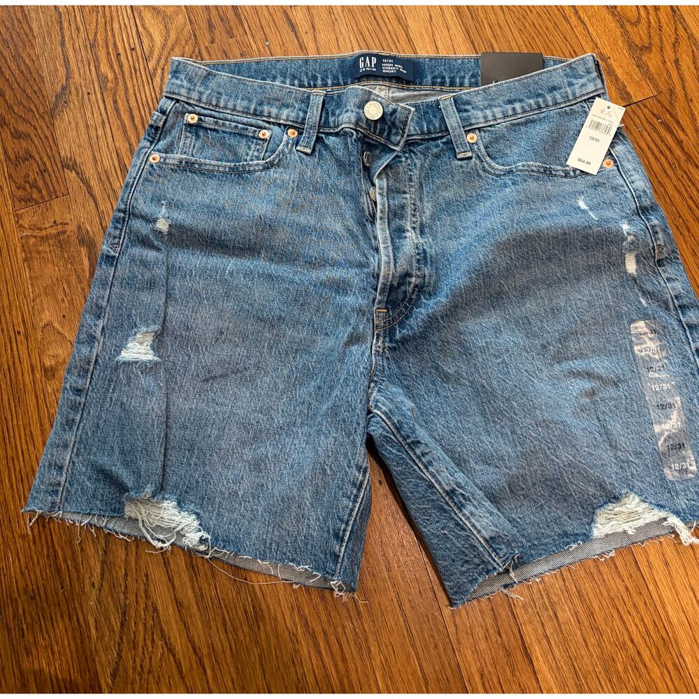GAP Distressed Denim Cutoff Shorts Light Wash Raw Hem Jean Shorts